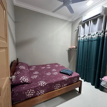 Waja Homestay Kampung Raja Exterior photo